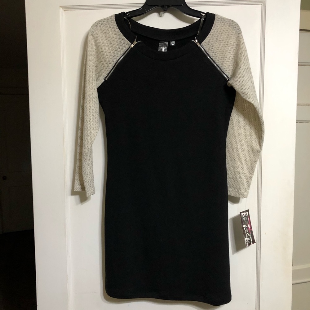NWT women’s juniors dress size m medium